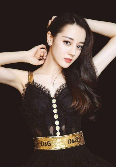 迪丽热巴:想知道什么颜色是她不能驾驭的?最后一张大写的服!