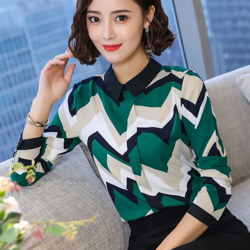 立秋还不冷，别着急买风衣，瞧瞧这些小衫，那才叫一个洋气