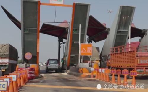  #非常麻烦#国庆高速免费走ETC还是人工车道？别走错，搞不好造成