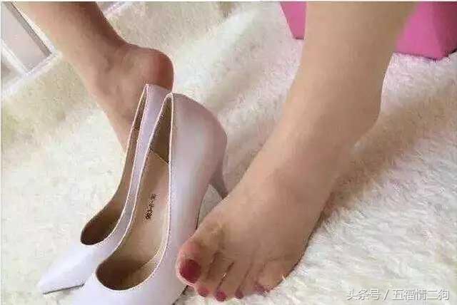 精美的尖头细跟高跟鞋，享受高跟鞋带来的自信蜕变！