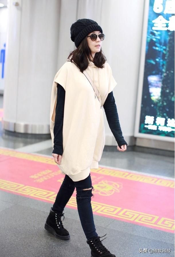 72公斤的傅园慧,穿裙子也很壮,黑色也显不了瘦!