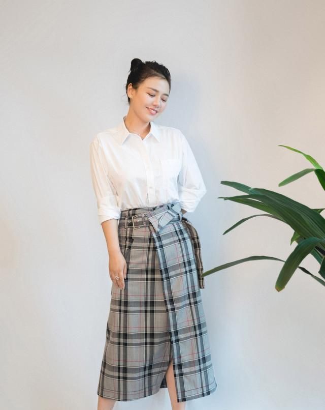 「纯色衬衫」让你拥有不一样的气质,女神衣橱,穿起来优雅又时尚,不用愁搭配...
