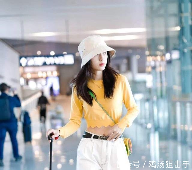 女生:身高不到158的女生,尽量避开3种“裤子”,显腿短不说还没气质!