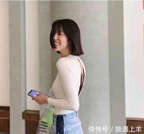 李溪芮放飞自我，紧身衣出街，转身的一瞬间世界都静止