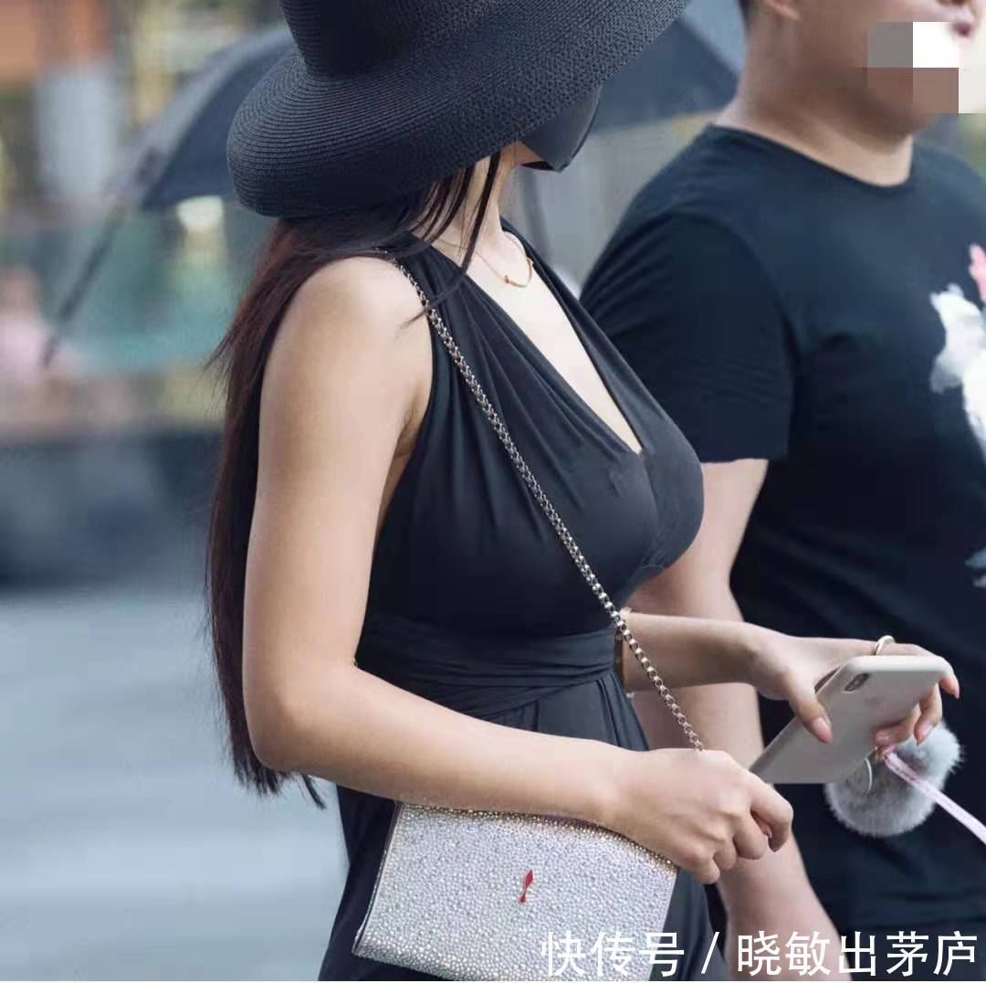  [美女]黑色装美女，温柔又神秘的美感
