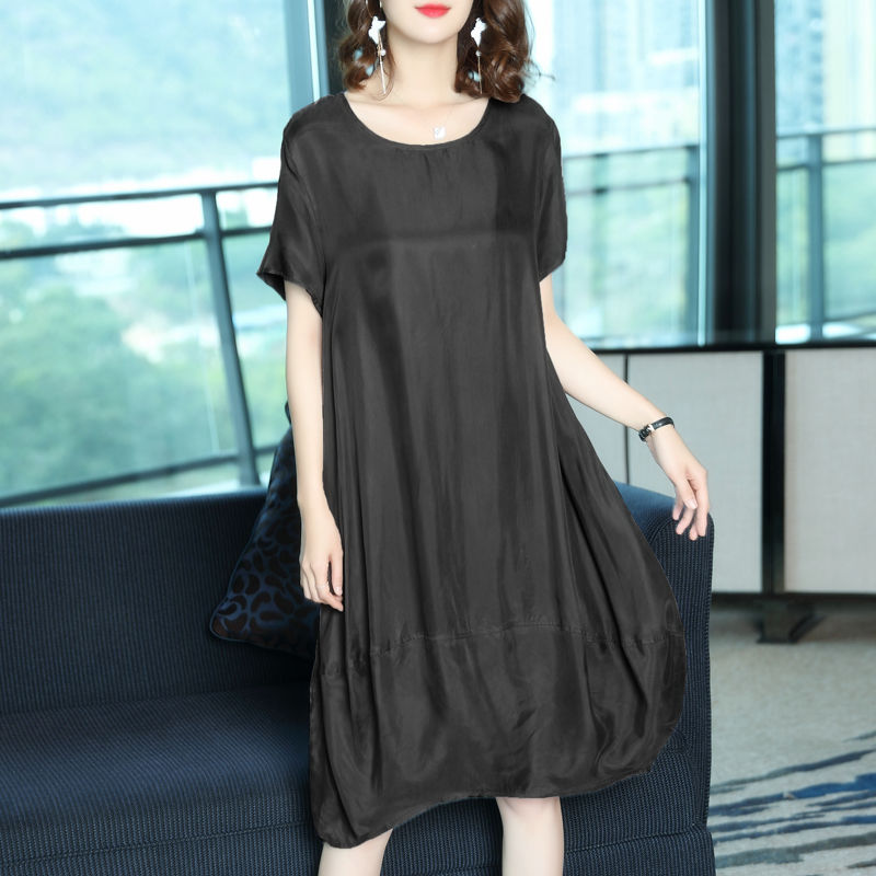 姑娘，今年流行穿这样的连衣裙，吸睛时尚又洋气，轻松穿出女神范