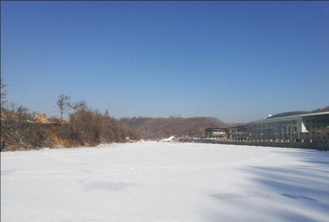  『妈呀』妈呀！东北太冷了！你在南方赏花玩水，我在雪地滚雪球打雪仗