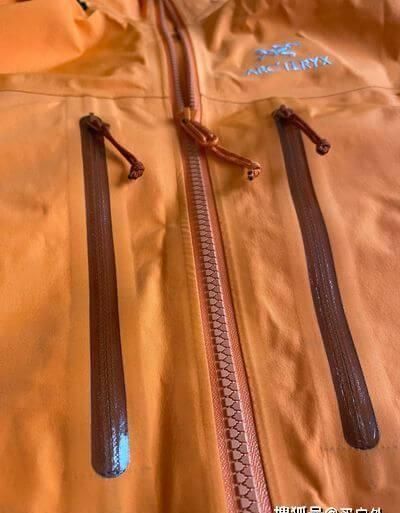  『提供非常好』穿它就对了，始祖鸟Arc’teryx Alpha SV硬壳冲锋衣实测