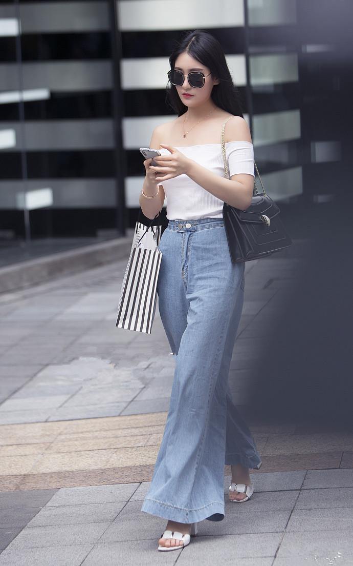 时尚街拍：五个小家碧玉的小姐姐, 好身材秀出独特女人味