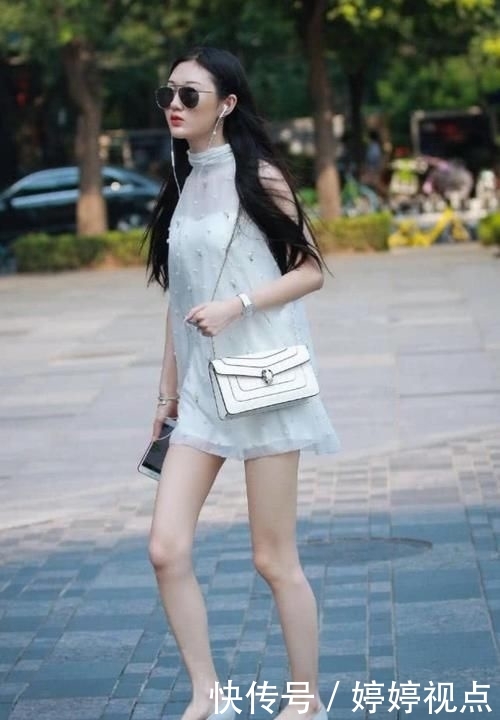  「阳光」浅蓝色连衣裙小姐姐，夏季清新阳光的风格，彰显都市女性的气质