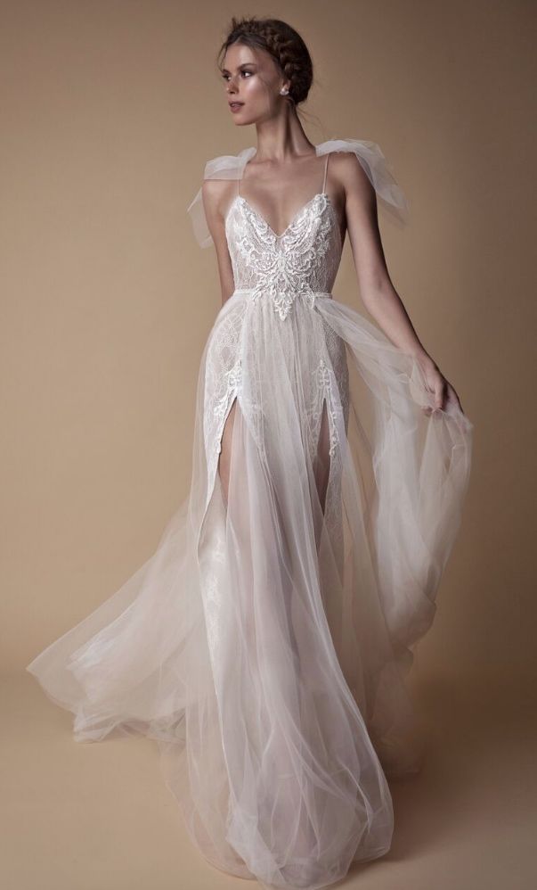 Berta婚纱:蕾丝与薄纱完美的结合带来天使般的魅力