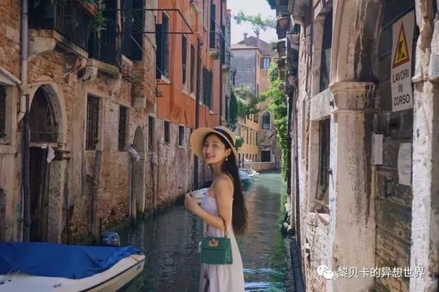 这些千元级美貌包包到底有什么魅力，让她们天天都想背！