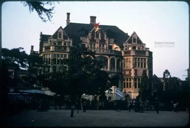 38年前美国夫妻拍下1600张游客照，让全世界看到没有PS过的中国有