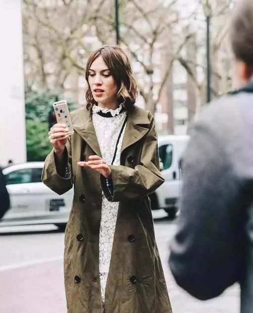  #小仙女萌#外套搭配短裙or连衣裙 开春服装流行趋势