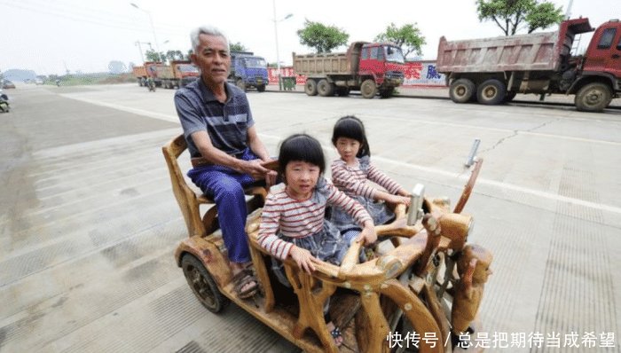 广西六旬老汉火了，花4千元打造木头车，网友直接买台不好吗