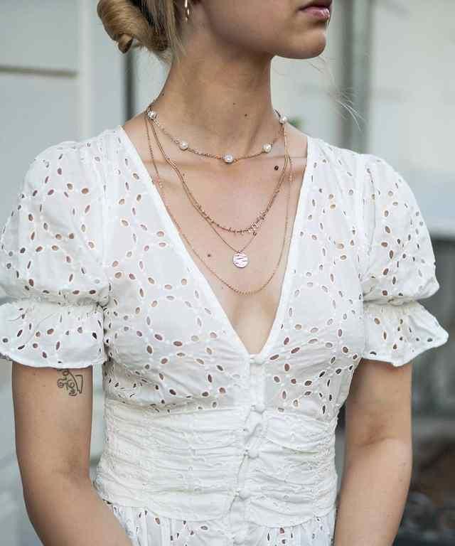  「女王」让怀旧情怀成为法式优雅象征：INS二手衣女王的搭配造型心法