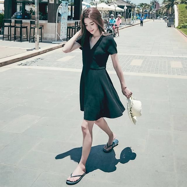 哪个“流氓”设计的?比套装洋气百倍的连衣裙,大胆性感,厉害了