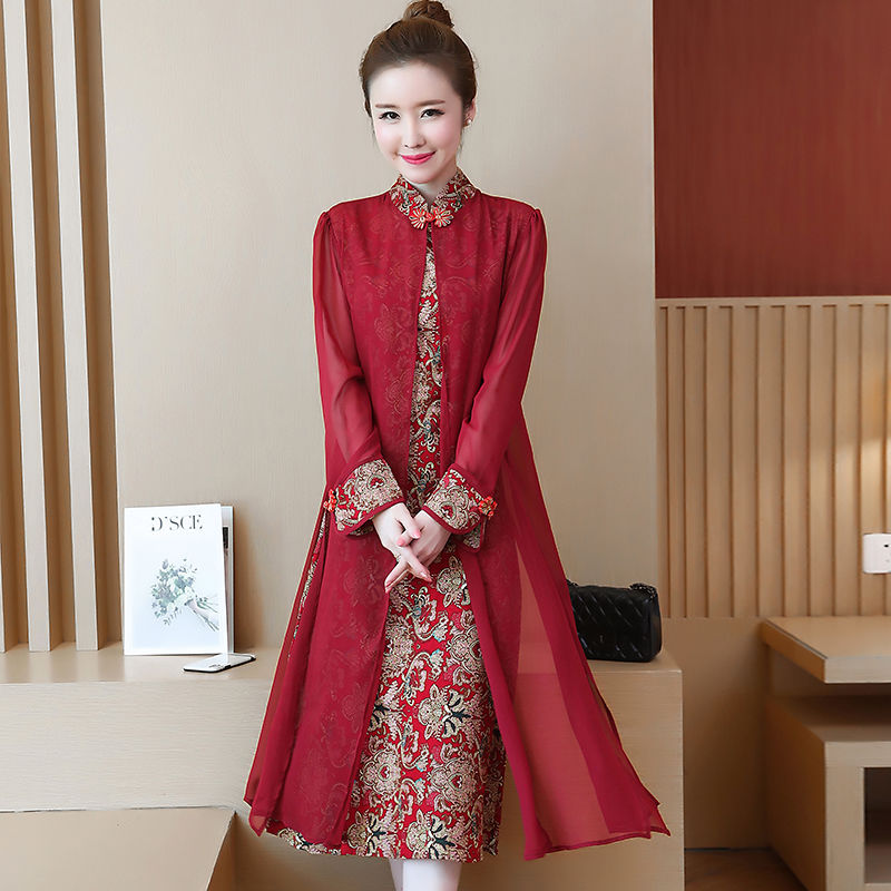 新上的旗袍，比真丝裙还洋气，53岁妈妈初秋穿，美丽大方有品味