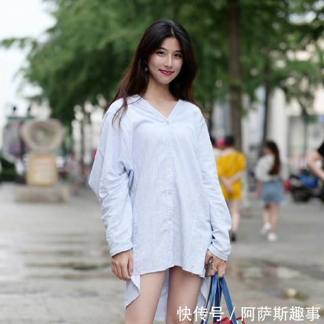 重庆街拍 难怪女生都渴望大长腿!
