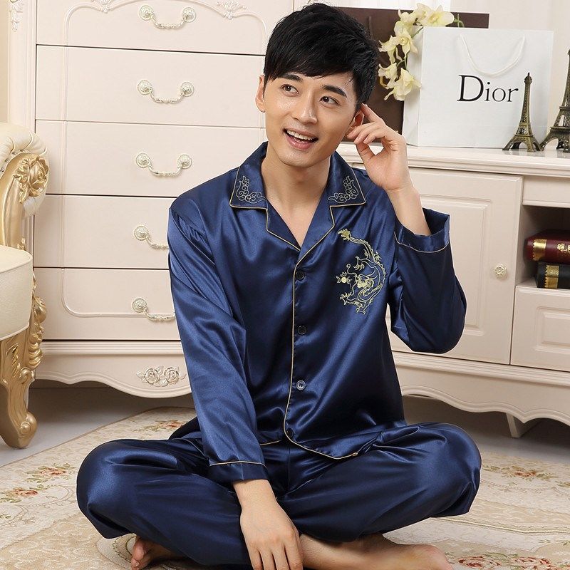 在家休息当然要穿的舒适，最新上新的几款睡衣，让你轻松又自在呢