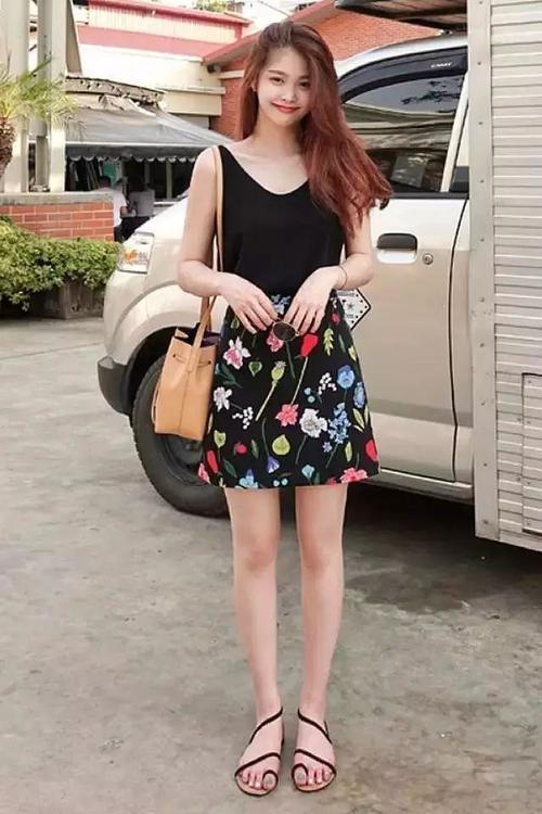 袁姗姗筷子腿没了？选错裙子你不胖谁胖！