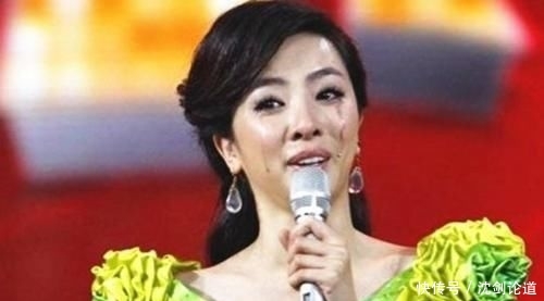 「陈乔恩」有种整容叫“明星脱妆”,陈乔恩花妆,关晓彤出油,热巴让人意外!