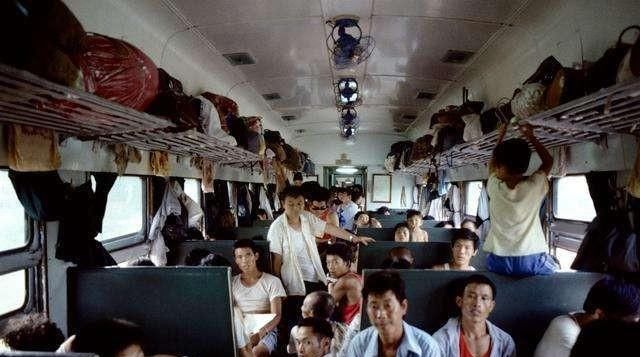  [回忆]这一组绿皮火车的老照片，承载了我们太多太多的回忆