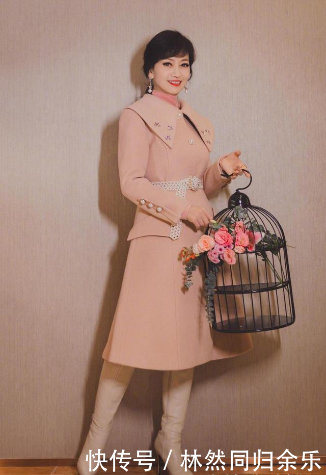 女人■50岁女人穿衣不显老!记住这3点最关键,时髦气质更显年轻!