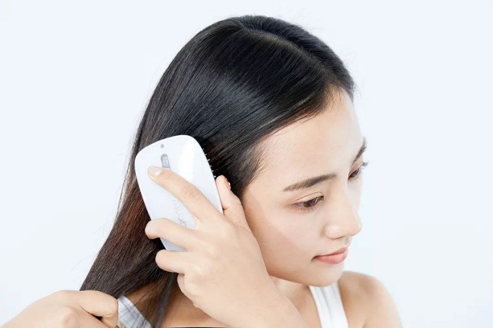 专治头发炸毛，自带按摩功能的保湿气垫梳