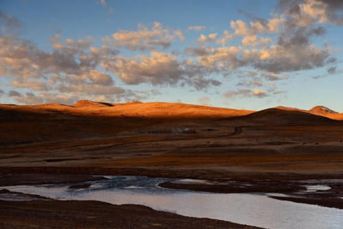  我国@我国至今还未通高铁的两个省份，一个正在建设，一个或许不