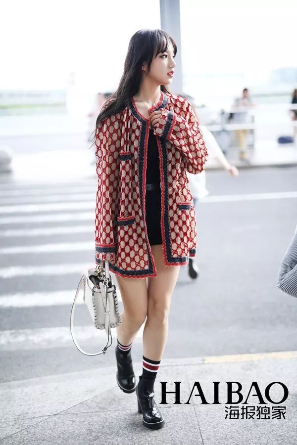 秘籍| 明星都在炫腹秀美腿,但怎么露才更高级?【海报街拍】