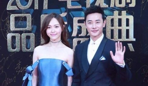 唐嫣机场走孕妇通道疑似怀孕，而经纪人的回应原因，被指有瑕疵！