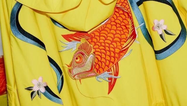 毕业设计:周董买下她毕业设计,千玺是她“代言人”,这个90后设计师凭什么