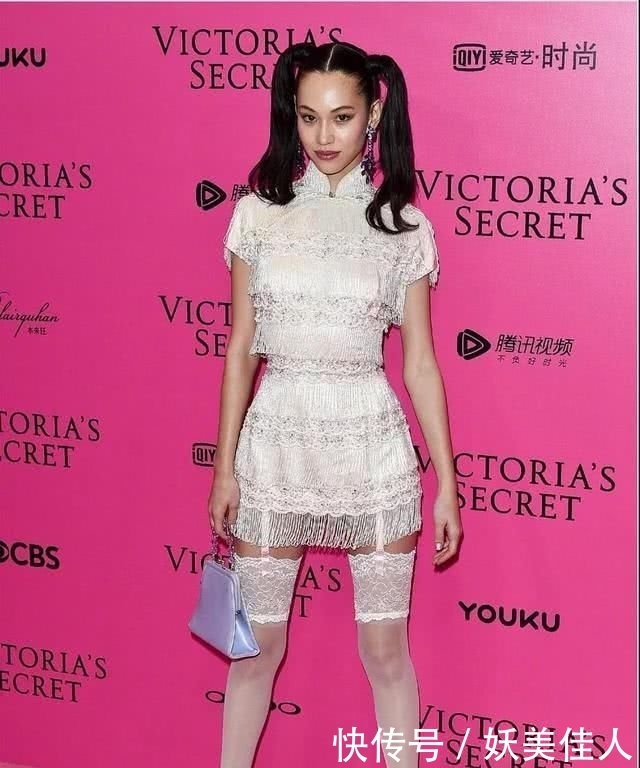 『卡戴珊』老外不适合穿旗袍?卡戴珊和水果姐都穿出别样的风情,让人惊艳!