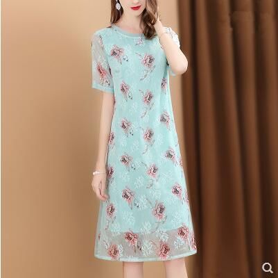 好迷人!老婆穿上这印花裙，美若天仙，显白显嫩美炸天，让人心醉