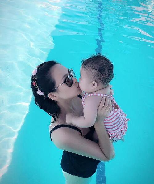 章子怡孕检二胎实锤，汪峰全程小心陪伴。网友：恭喜国际章