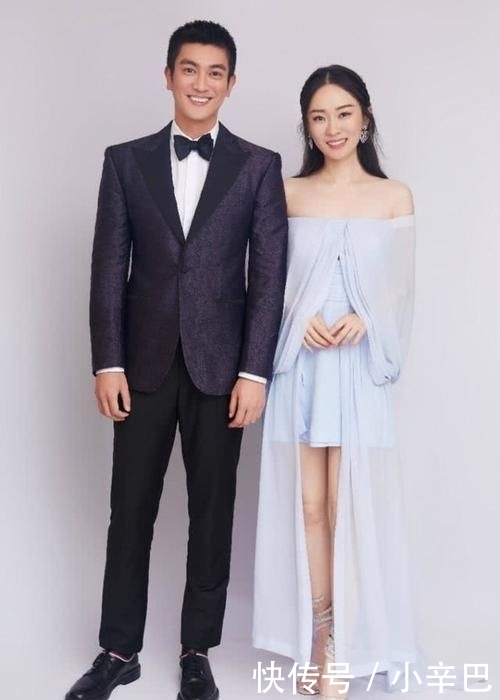【夫妇】霍思燕夫妇为情人节拍照,穿白色连衣裙秀身材,杜江把铁锁当项链