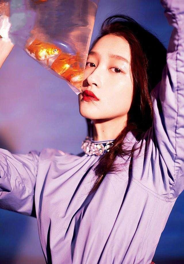 35岁韩雪真是厉害，穿短裤套装：真心令人着迷！