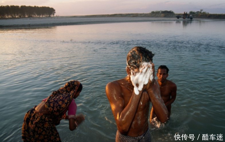 我国这1400亿吨冰泉水流量不给印度了！要让数10万里沙漠变江南？