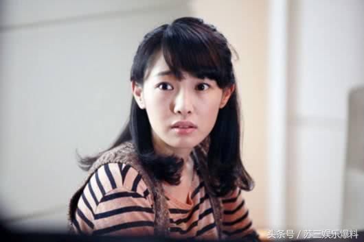 白百何懒理带小鲜肉回家传闻，晒魔性吃烤肉视频变表情包