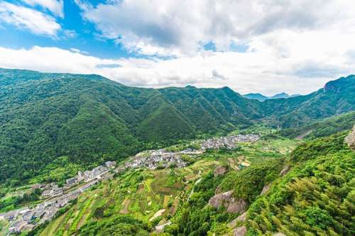 浙江最“险峻”的景区之一，恐高者最怕来，来过的人却都不后悔!