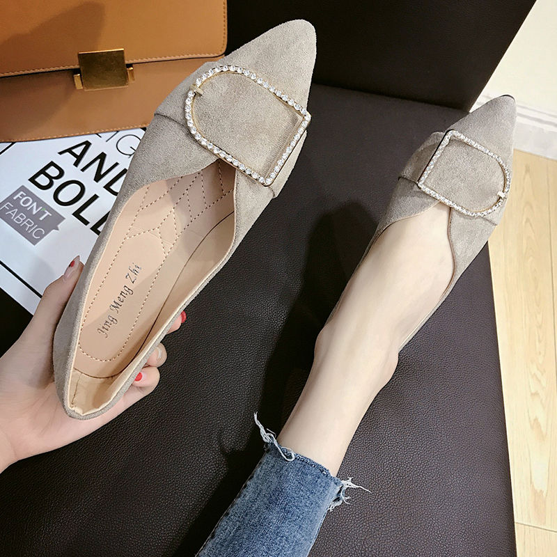 不要再穿高跟鞋了，这些平底鞋穿起来比高跟鞋还有女人味