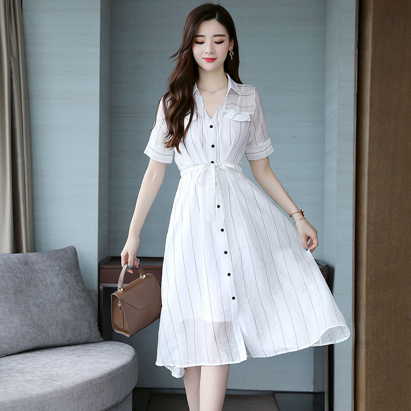 不得了!新型的“宝石蓝”连衣裙一出世就火得一塌糊涂，美极了~