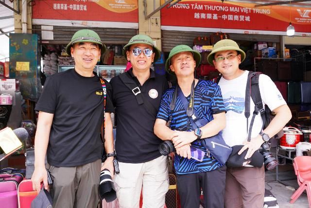 越南的神秘地摊银行,每天上亿资金在这里交易_海关