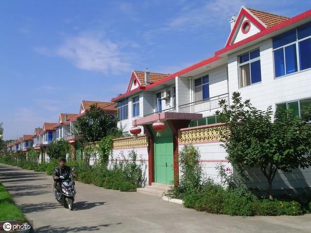 农村宅基地上面的房屋只要翻建就等于违建？法律有写吗？