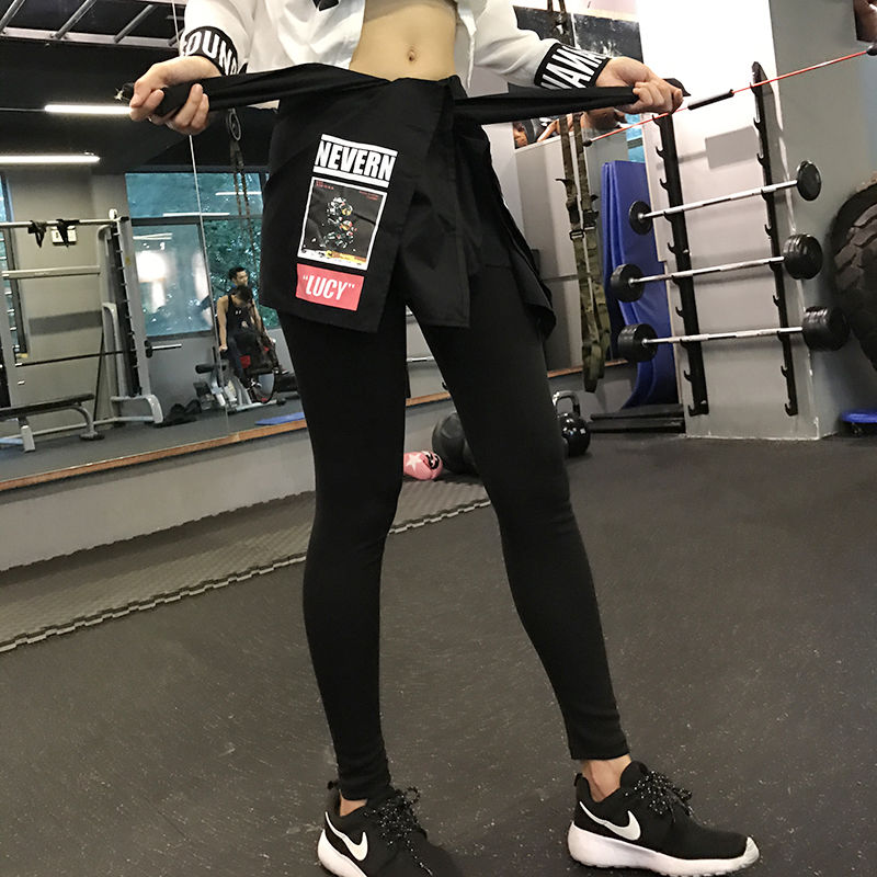 初秋流行瑜伽裤，吸汗透气，曼妙身材看得见，解决女生的小烦恼