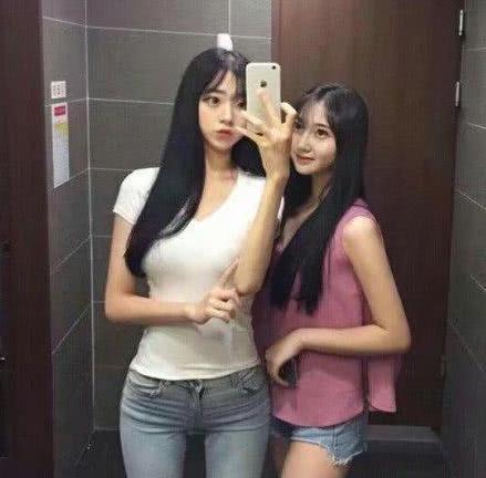 牛仔裤穿出十分青春减龄的味道，时髦显气质！