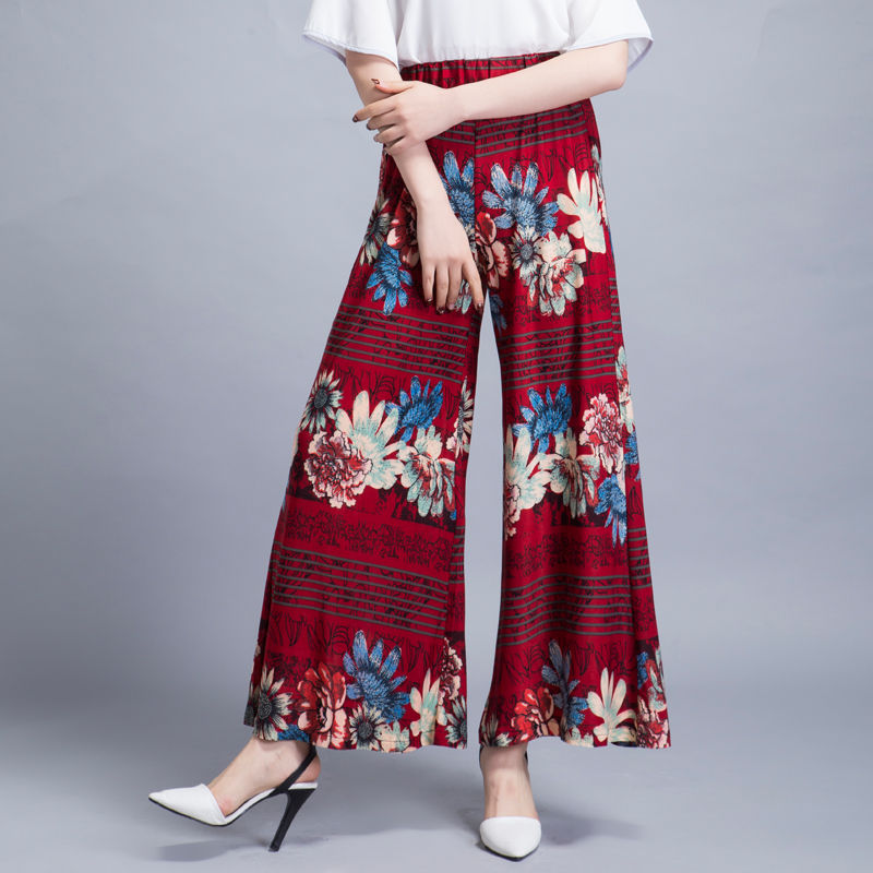 若你是55岁，提倡别穿紧身裤，学下面女人穿这款裤子，又美又嫩