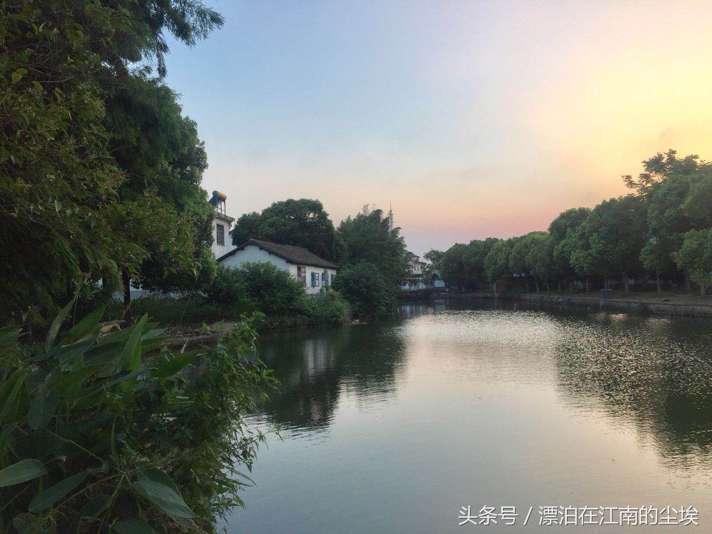 实拍昆山美丽的农村 小桥流水 夏种瓜果冬种菜