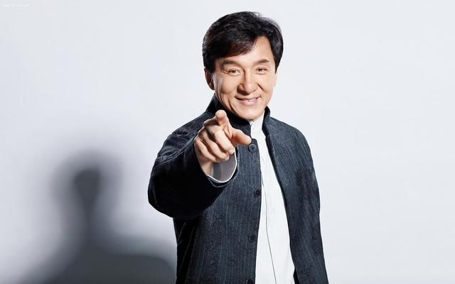 谢楠外婆去世吴京被放黑白照，这些明星也曾遭遇“被死亡”